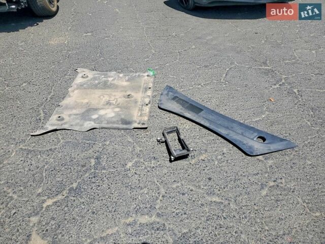 Сірий Тесла Модель 3, об'ємом двигуна 0 л та пробігом 114 тис. км за 5500 $, фото 11 на Automoto.ua