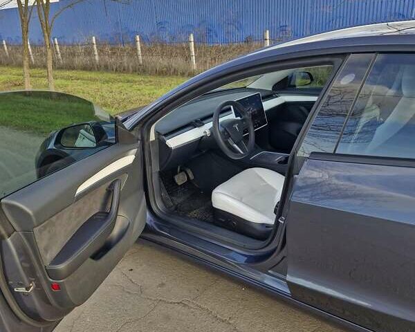 Серый Тесла Модель 3, объемом двигателя 0 л и пробегом 18 тыс. км за 23000 $, фото 8 на Automoto.ua