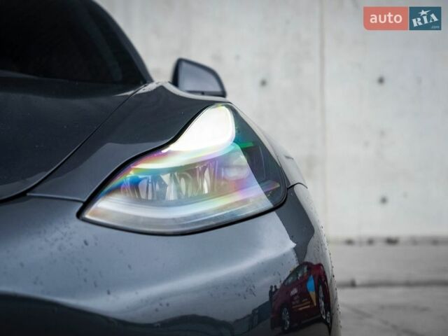 Серый Тесла Модель 3, объемом двигателя 0 л и пробегом 29 тыс. км за 21600 $, фото 15 на Automoto.ua