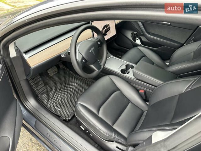 Серый Тесла Модель 3, объемом двигателя 0 л и пробегом 68 тыс. км за 24600 $, фото 22 на Automoto.ua