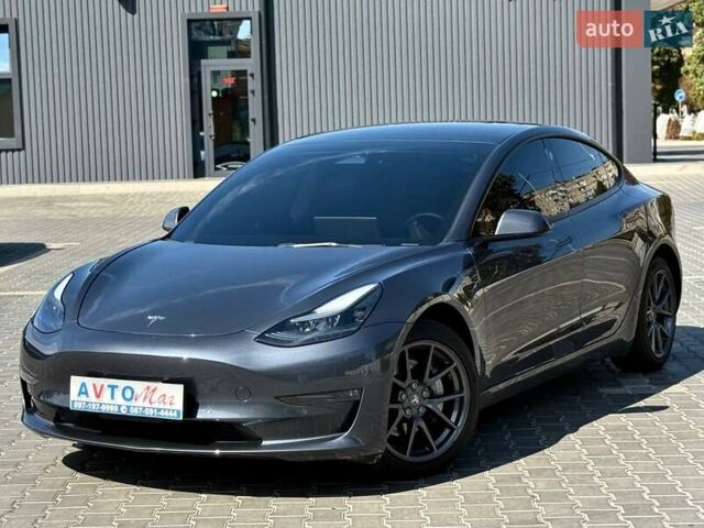 Серый Тесла Модель 3, объемом двигателя 0 л и пробегом 45 тыс. км за 22400 $, фото 2 на Automoto.ua