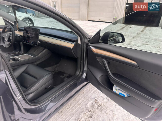 Серый Тесла Модель 3, объемом двигателя 0 л и пробегом 109 тыс. км за 20500 $, фото 17 на Automoto.ua