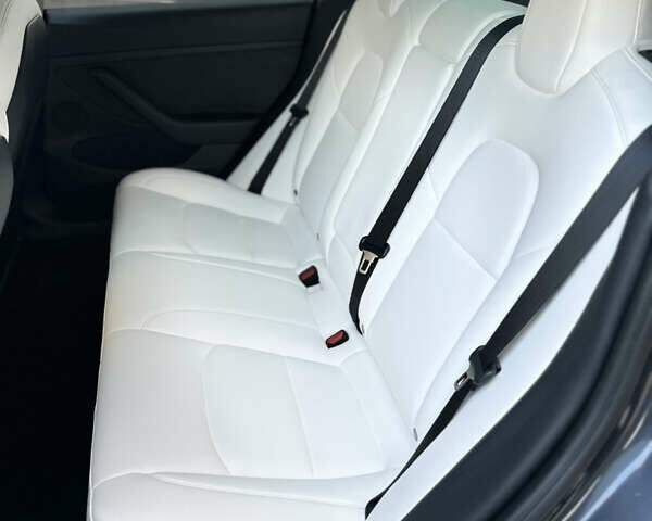 Сірий Тесла Модель 3, об'ємом двигуна 0 л та пробігом 47 тис. км за 23300 $, фото 11 на Automoto.ua