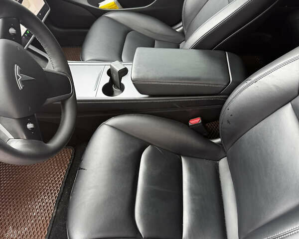 Сірий Тесла Модель 3, об'ємом двигуна 0 л та пробігом 75 тис. км за 19500 $, фото 13 на Automoto.ua