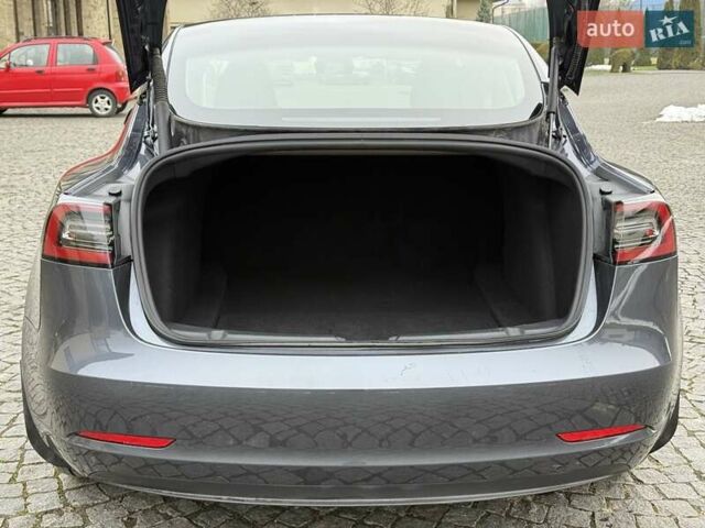 Серый Тесла Модель 3, объемом двигателя 0 л и пробегом 46 тыс. км за 20000 $, фото 60 на Automoto.ua