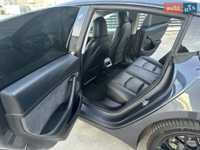 Серый Тесла Модель 3, объемом двигателя 0 л и пробегом 103 тыс. км за 21900 $, фото 17 на Automoto.ua