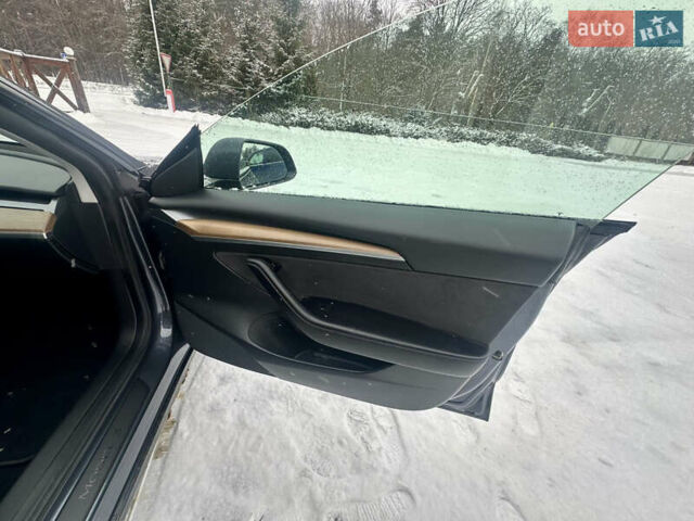 Серый Тесла Модель 3, объемом двигателя 0 л и пробегом 87 тыс. км за 19700 $, фото 13 на Automoto.ua