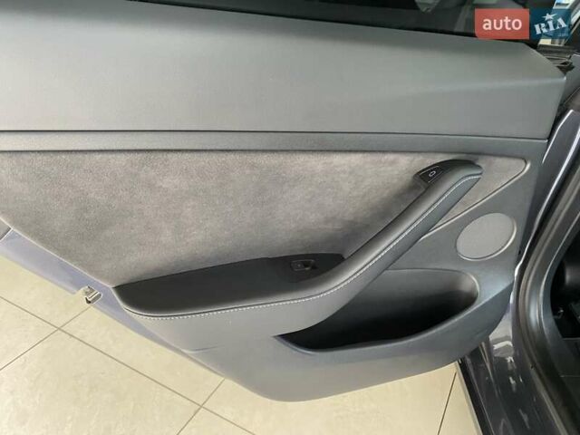 Тесла Модель 3 2022 у Одесі на Automoto.ua Сірий Тесла Модель 3, об'ємом двигуна 0 л та пробігом 52 тис. км за 21500 $, фото 25 на Automoto.ua
