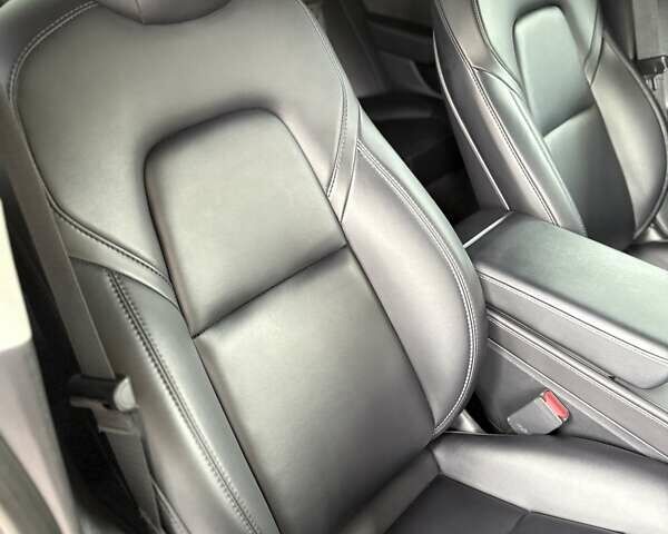 Серый Тесла Модель 3, объемом двигателя 0 л и пробегом 31 тыс. км за 21500 $, фото 25 на Automoto.ua