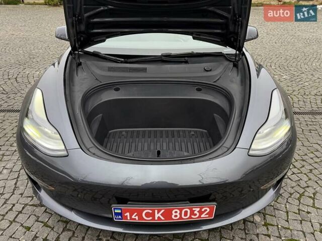 Серый Тесла Модель 3, объемом двигателя 0 л и пробегом 46 тыс. км за 20000 $, фото 64 на Automoto.ua