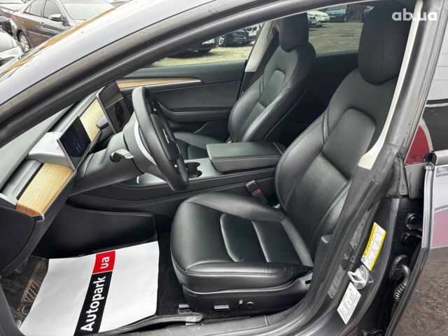 Серый Тесла Модель 3, объемом двигателя 0 л и пробегом 69 тыс. км за 25990 $, фото 15 на Automoto.ua