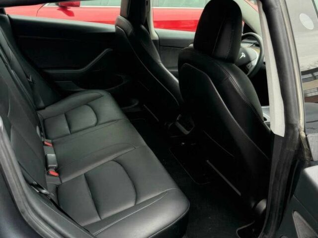 Серый Тесла Модель 3, объемом двигателя 0 л и пробегом 23 тыс. км за 10500 $, фото 13 на Automoto.ua