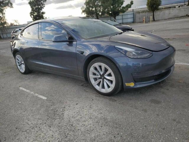 Серый Тесла Модель 3, объемом двигателя 0 л и пробегом 40 тыс. км за 6000 $, фото 4 на Automoto.ua