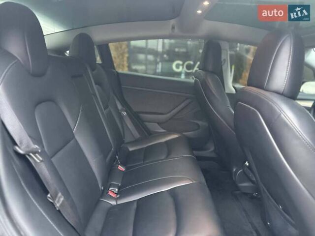 Серый Тесла Модель 3, объемом двигателя 0 л и пробегом 160 тыс. км за 19500 $, фото 25 на Automoto.ua