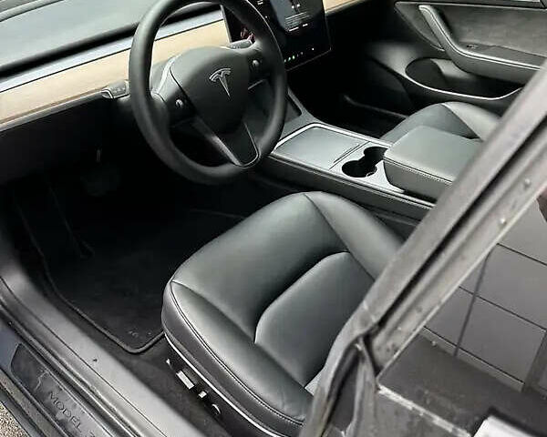 Серый Тесла Модель 3, объемом двигателя 0 л и пробегом 52 тыс. км за 21000 $, фото 6 на Automoto.ua