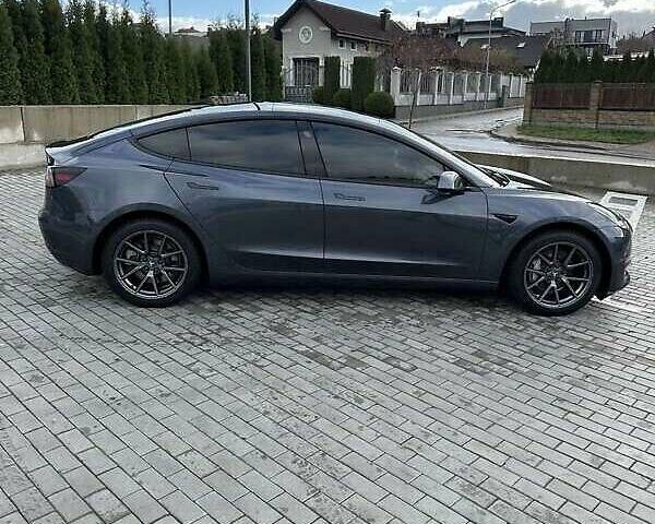 Серый Тесла Модель 3, объемом двигателя 0 л и пробегом 72 тыс. км за 16500 $, фото 3 на Automoto.ua