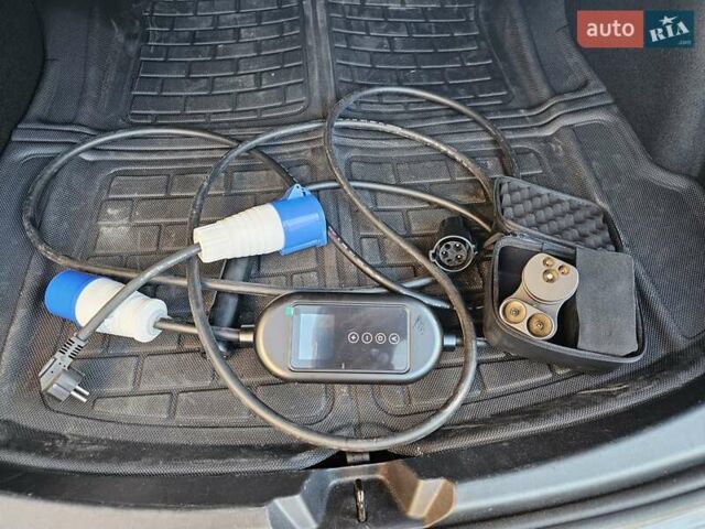 Серый Тесла Модель 3, объемом двигателя 0 л и пробегом 69 тыс. км за 25500 $, фото 8 на Automoto.ua