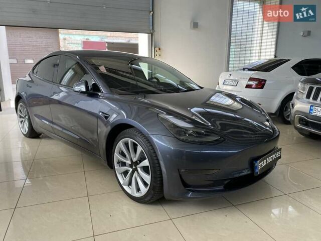 Тесла Модель 3 2022 у Одесі на Automoto.ua Сірий Тесла Модель 3, об'ємом двигуна 0 л та пробігом 52 тис. км за 21500 $, фото 2 на Automoto.ua