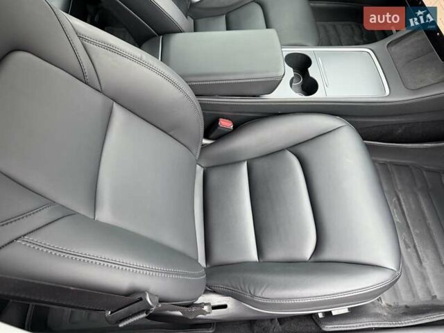 Серый Тесла Модель 3, объемом двигателя 0 л и пробегом 46 тыс. км за 20000 $, фото 89 на Automoto.ua