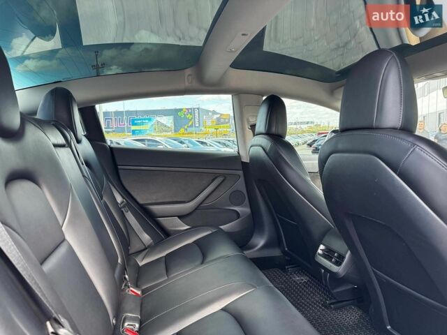 Серый Тесла Модель 3, объемом двигателя 0 л и пробегом 103 тыс. км за 22390 $, фото 34 на Automoto.ua