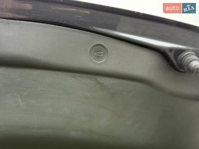 Серый Тесла Модель 3, объемом двигателя 0 л и пробегом 46 тыс. км за 20000 $, фото 62 на Automoto.ua