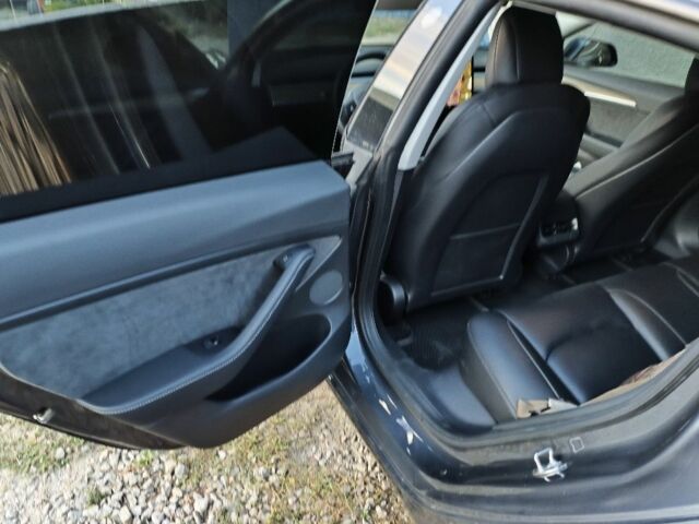 Серый Тесла Модель 3, объемом двигателя 0 л и пробегом 48 тыс. км за 24500 $, фото 10 на Automoto.ua