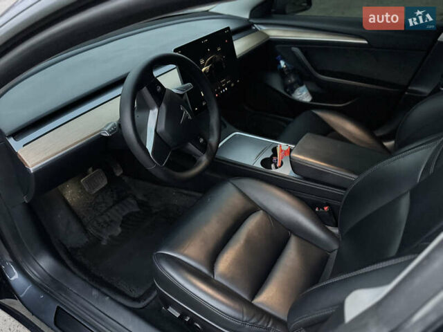 Серый Тесла Модель 3, объемом двигателя 0 л и пробегом 160 тыс. км за 20500 $, фото 5 на Automoto.ua