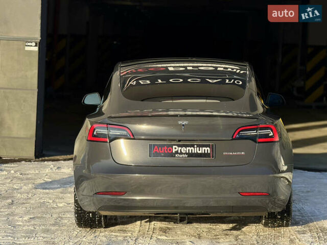 Серый Тесла Модель 3, объемом двигателя 0 л и пробегом 133 тыс. км за 27000 $, фото 6 на Automoto.ua