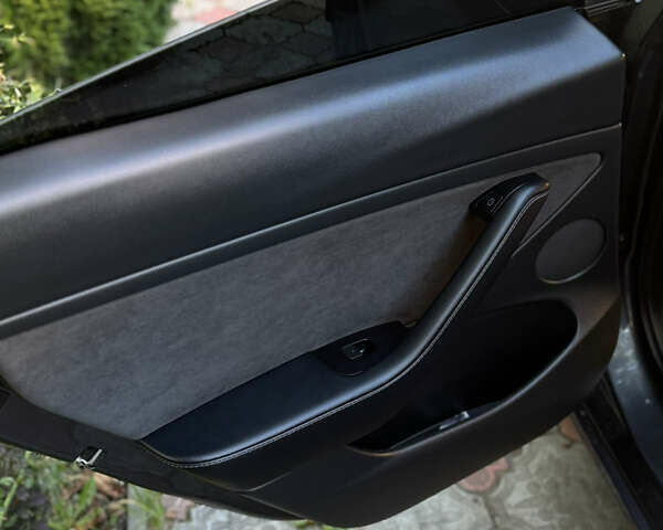 Серый Тесла Модель 3, объемом двигателя 0 л и пробегом 89 тыс. км за 22400 $, фото 5 на Automoto.ua