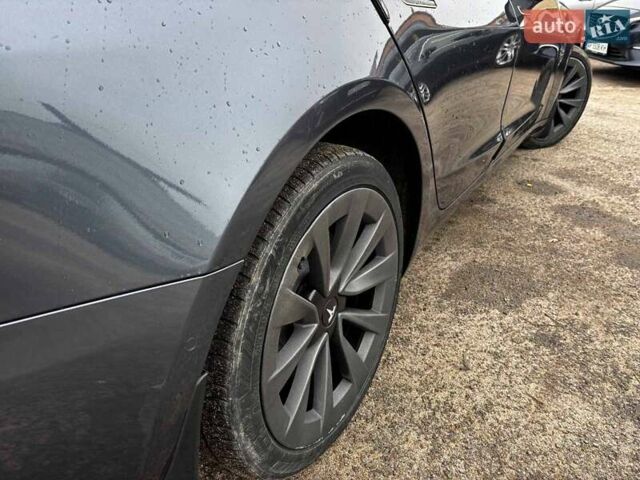 Сірий Тесла Модель 3, об'ємом двигуна 0 л та пробігом 69 тис. км за 25990 $, фото 12 на Automoto.ua