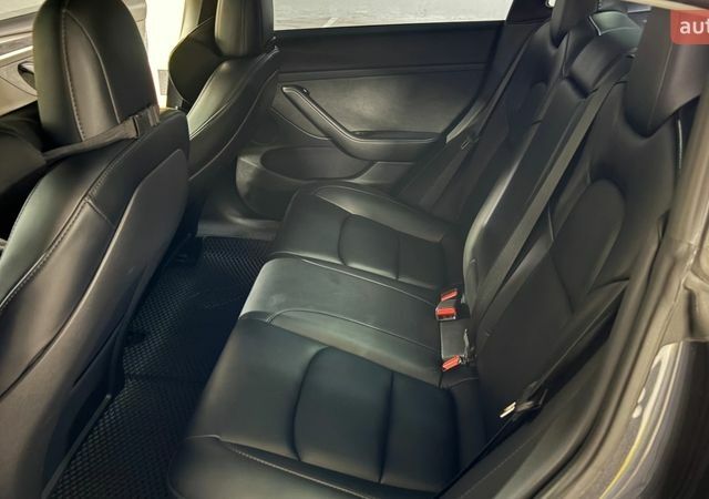 Серый Тесла Модель 3, объемом двигателя 0 л и пробегом 41 тыс. км за 28200 $, фото 27 на Automoto.ua