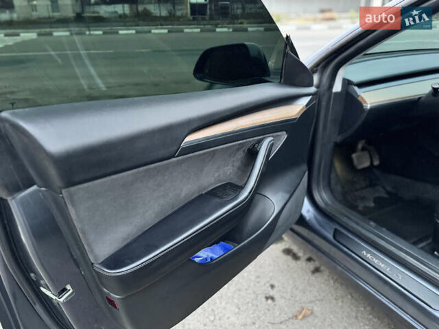 Серый Тесла Модель 3, объемом двигателя 0 л и пробегом 160 тыс. км за 20500 $, фото 6 на Automoto.ua