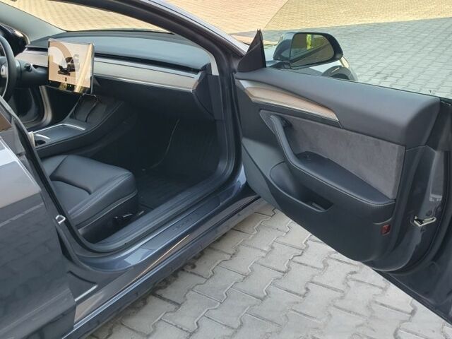 Тесла Модель 3 2022 у Кременчуге на Automoto.ua Сірий Тесла Модель 3, об'ємом двигуна 0 л та пробігом 54 тис. км за 18999 $, фото 20 на Automoto.ua