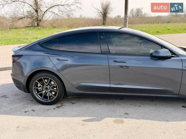 Серый Тесла Модель 3, объемом двигателя 0 л и пробегом 59 тыс. км за 19900 $, фото 3 на Automoto.ua