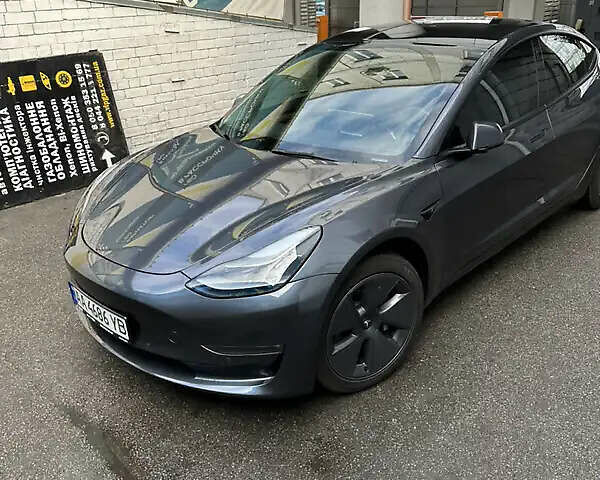 Серый Тесла Модель 3, объемом двигателя 0 л и пробегом 52 тыс. км за 21000 $, фото 2 на Automoto.ua