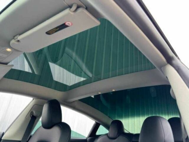 Серый Тесла Модель 3, объемом двигателя 0 л и пробегом 29 тыс. км за 11000 $, фото 9 на Automoto.ua