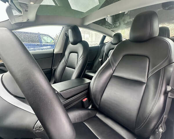 Серый Тесла Модель 3, объемом двигателя 0 л и пробегом 87 тыс. км за 19700 $, фото 12 на Automoto.ua