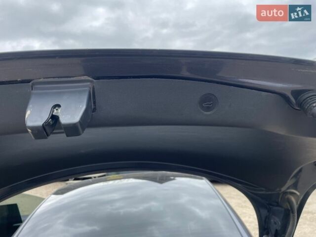 Серый Тесла Модель 3, объемом двигателя 0 л и пробегом 99 тыс. км за 16250 $, фото 11 на Automoto.ua