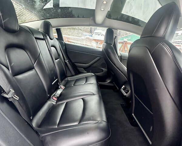 Серый Тесла Модель 3, объемом двигателя 0 л и пробегом 87 тыс. км за 19700 $, фото 18 на Automoto.ua