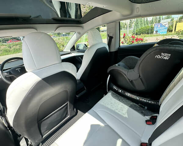 Сірий Тесла Модель 3, об'ємом двигуна 0 л та пробігом 46 тис. км за 26000 $, фото 5 на Automoto.ua