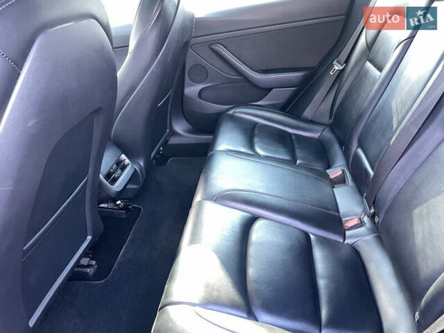 Серый Тесла Модель 3, объемом двигателя 0 л и пробегом 119 тыс. км за 20900 $, фото 4 на Automoto.ua