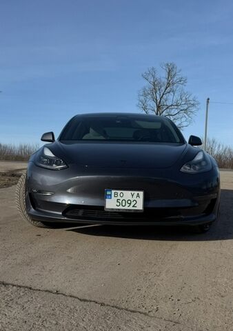 Серый Тесла Модель 3, объемом двигателя 0 л и пробегом 52 тыс. км за 23900 $, фото 3 на Automoto.ua