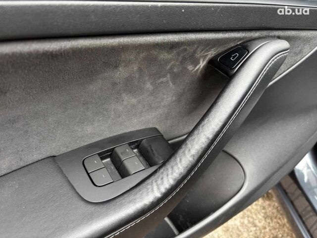 Серый Тесла Модель 3, объемом двигателя 0 л и пробегом 69 тыс. км за 25990 $, фото 19 на Automoto.ua