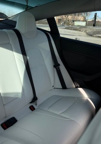 Серый Тесла Модель 3, объемом двигателя 0 л и пробегом 52 тыс. км за 23900 $, фото 19 на Automoto.ua