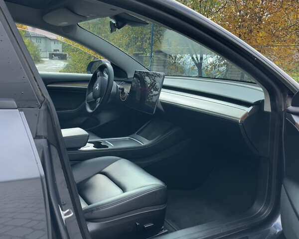 Серый Тесла Модель 3, объемом двигателя 0 л и пробегом 78 тыс. км за 19900 $, фото 7 на Automoto.ua