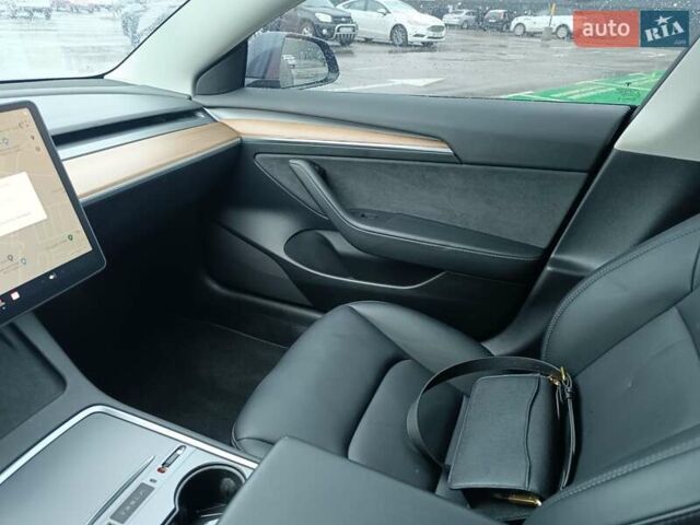 Серый Тесла Модель 3, объемом двигателя 0 л и пробегом 28 тыс. км за 21000 $, фото 18 на Automoto.ua