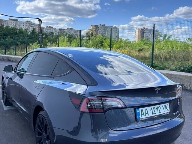 Серый Тесла Модель 3, объемом двигателя 0 л и пробегом 50 тыс. км за 23300 $, фото 3 на Automoto.ua