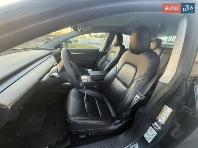 Серый Тесла Модель 3, объемом двигателя 0 л и пробегом 220 тыс. км за 17000 $, фото 1 на Automoto.ua