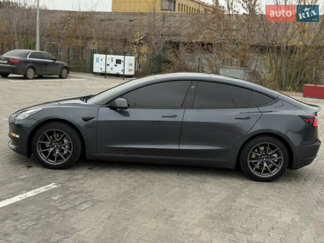 Серый Тесла Модель 3, объемом двигателя 0 л и пробегом 31 тыс. км за 23200 $, фото 7 на Automoto.ua