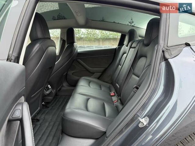 Серый Тесла Модель 3, объемом двигателя 0 л и пробегом 46 тыс. км за 20000 $, фото 79 на Automoto.ua